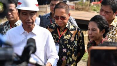 Jokowi Pastikan THR Daerah Dibayar Tepat Waktu