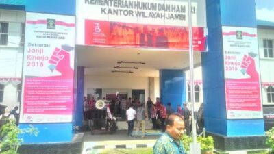 Sehari Jelang Pensiun, Kakanwil Kemenkumham Jambi Didemo