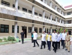 Jokowi Tinjau Langsung Sekolah Terdampak Gempa di NTB