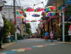 Bersih-bersih, 60 Warga Tanjung Priok Ikuti Program Padat Karya