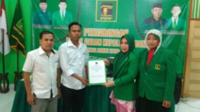 Klaim Sosok Penceramah, Tim Asafri Jaya Bakri Ambil Formulir Wagub di DPW PPP