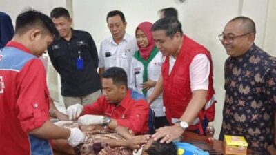 KSR PMI UPT Unbari Gelar Sunatan Massal dan Cek Kesehatan Gratis