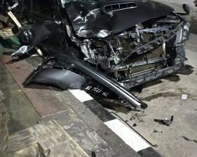 Satu Pengendara Motor Meninggal Setelah Tabrakan dengan Mobil Fortuner