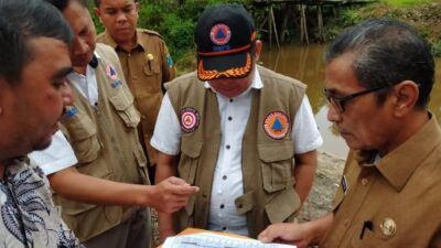 Sekda Bakhtiar Dampingi BNPB RI Tinjau Lokasi Pembangunan Jembatan