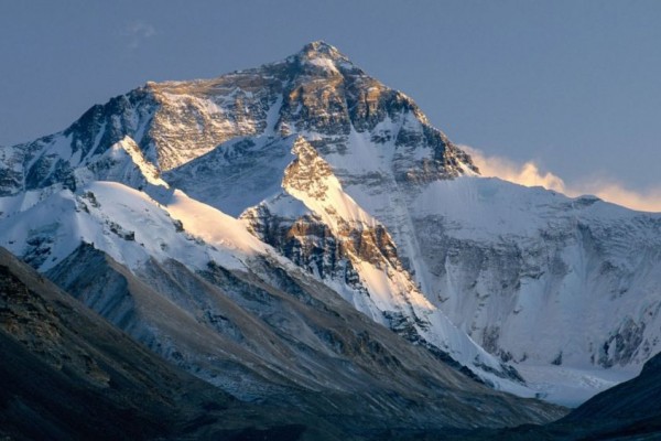 Nepal menutup pendakian ke Gunung Everest