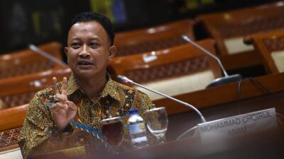 Komnas HAM Kritik Pejabat Pemasang Foto di Bansos Corona