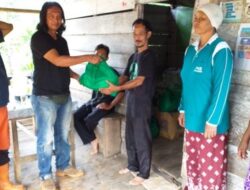 Perkumpulan Hijau Jambi Serahkan 270 Paket Sembako untuk Warga Pedalaman Sarolangun