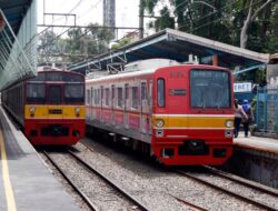 Kemenhub Tolak Hentikan Operasional KRL Jabodetabek Selama PSBB