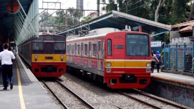 Kemenhub Tolak Hentikan Operasional KRL Jabodetabek Selama PSBB