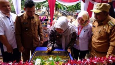 Bupati Masnah Resmikan Posyandu di Dusun Talang Parit