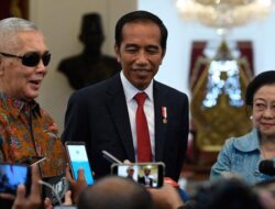 Purnawirawan TNI dan Mahfud MD Temui Jokowi Bahas Ideologi