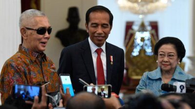 Purnawirawan TNI dan Mahfud MD Temui Jokowi Bahas Ideologi