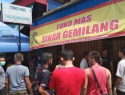 Perampok Bersenpi Gasak Toko Emas saat Siang Bolong, Kerugian Capai Rp 2 Miliar