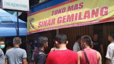 Perampok Bersenpi Gasak Toko Emas saat Siang Bolong, Kerugian Capai Rp 2 Miliar