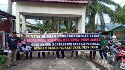 Kantor UKPBJ Provinsi Jambi Didemo AMPUTASI, Tuding Oknum Pejabatnya Bersekongkol