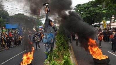 Polri: Perusuh Demo Dijanjikan Uang, Makan dan Tiket Kereta