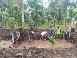 Polres Tanjungjabung Barat Bersama Kodim 0419/Tanjab Bersinergi Bareng Masyarakat Betara Bikin Embung