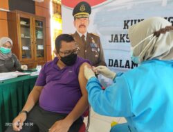 Kejari Batanghari Dapat Jatah Vaksin, Kaki Jaksa Kejang Akibat Panik