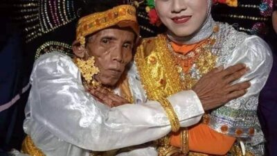 Melamar Ibunya Ditolak, Pria 58 Tahun Ini Nikahi Anaknya yang Berusia 19 Tahun