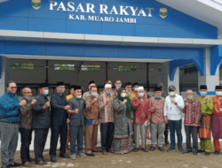 Bupati Masnah Busro Meresmikan Pasar Rakyat Sengeti