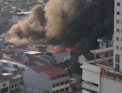 Pasar Tanah Abang Kebakaran, 75 Personel Damkar Berjibaku