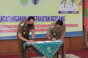 Pemkab Batanghari-Tebo Tandatangani MoU Kerja Sama antar Daerah