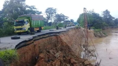 Proyek Turap Rp1,3 Miliar Dana APBN di Jalinsum Dihantam Longsor