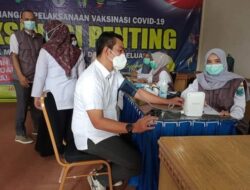 Bupati Terpilih Kabupaten Batanghari Beserta Istri Ikuti Program Vaksinasi