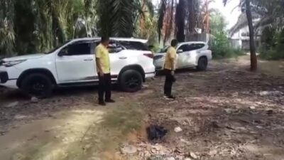 Fortuner Sebar Sembako di Jaluko Milik Istri Endria Ketua Golkar Jambi