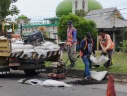 Tambal Sulam Jalan Dua Jalur Kota Tebo Disorot Warga dan Pengguna Jalan