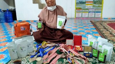 Jatuh Bangun Sang Juara Dayung, Hidup dari Barang Rongsokan dan Resep Moyang