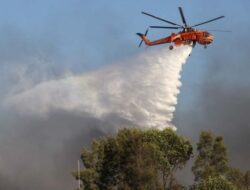 BNPB Kerahkan Tiga Heli Water-Bombing Padamkan Karhutla Sumsel