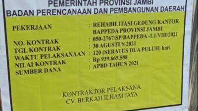 Papan Proyek Rehab Gedung Kantor Bappeda Provinsi Jambi Hanya Dipajang Sehari