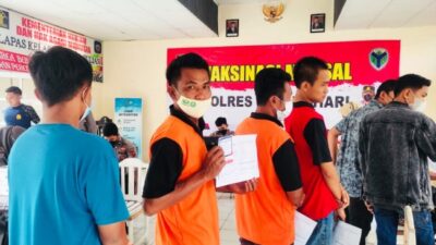 Warga Binaan Lapas Kelas IIB Muara Bulian Disuntik Vaksin Booster