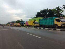 Jalanan di Kota Jambi Macet, Sejumlah Kendaraan Terjebak di Jalan Lingkar Barat