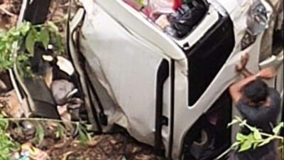 Hati-hati, Tabrakan di Kerinci Sebabkan Mobil Fortuner Terjun ke Jurang