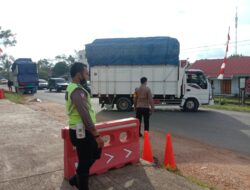 Dianggap Mengganggu Arus Mudik, Polisi Tindak Dua Mobil Truk Bermuatan Odong-odong