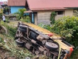 Sopir Mengantuk, Truk Batu Bara Terjun Bebas