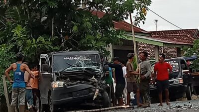 Tiga Mobil Mitsubishi Kecelakaan Beruntun di Muarojambi, Mobil Ringsek Pengendara dan Pengemudi Luka-luka