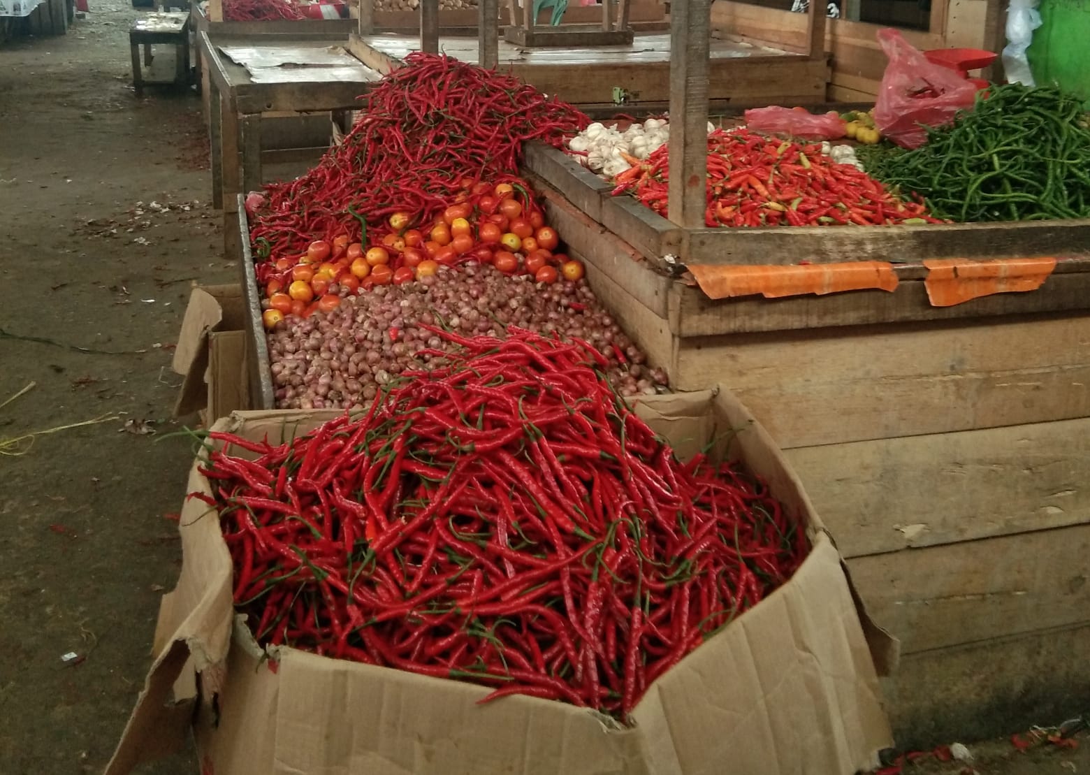 Harga Beberapa Jenis Cabai Turun di Kota Jambi, 23 November 2022. Potret Cabai di Pasar Rakyat Aurduri. (DETAIL/Frangki)