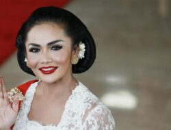 Krisdayanti Kasih Kopi ke Ameena, Netizen Terbelah