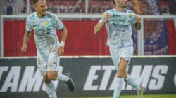 Persib Bandung berhasil curi 3 poin di kandang Arema FC. (ist)