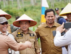 Gubernur Jambi Didampingi Kapolda Jambi, Danrem 042 Gapu dan Forkompimda Lakukan Penanaman Jagung Dukung Swasembada Pangan