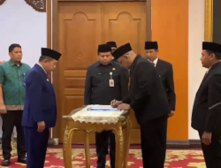 Gubernur Jambi Lantik Kepala Biro Organisasi dan Kepala Biro Perekonomian Setda Provinsi Jambi