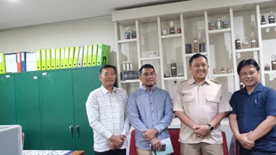 Waka II dan Ketua Komisi II Ahmad Yani saat bersama bidang hukum Kementan RI. (ist)